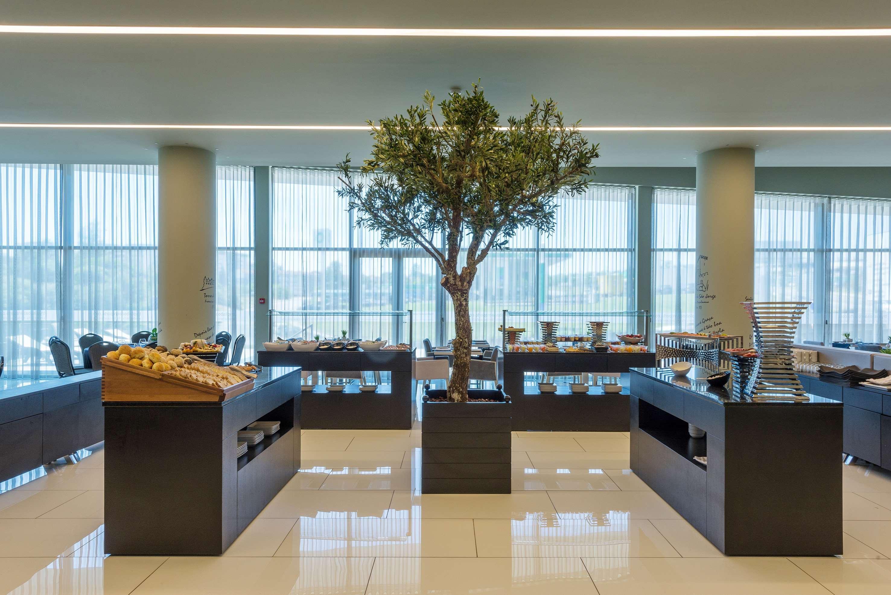 Melia Lisboa Aeroporto Hotel Екстериор снимка