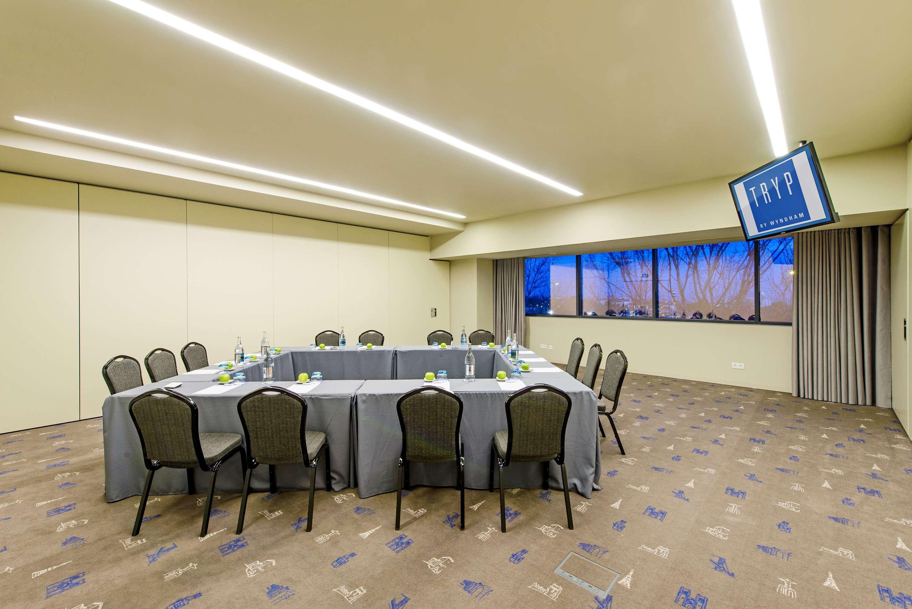 Melia Lisboa Aeroporto Hotel Екстериор снимка