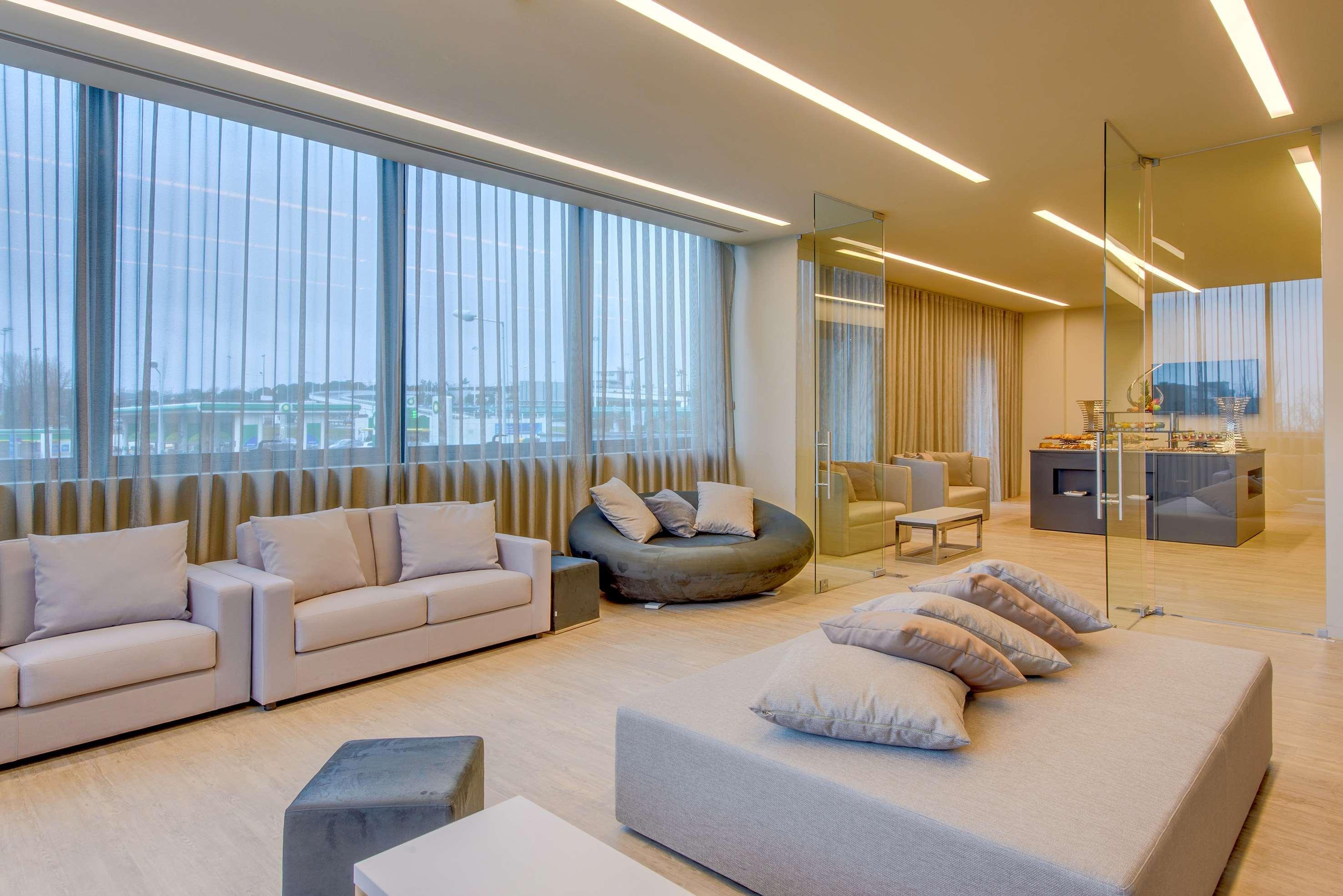 Melia Lisboa Aeroporto Hotel Екстериор снимка